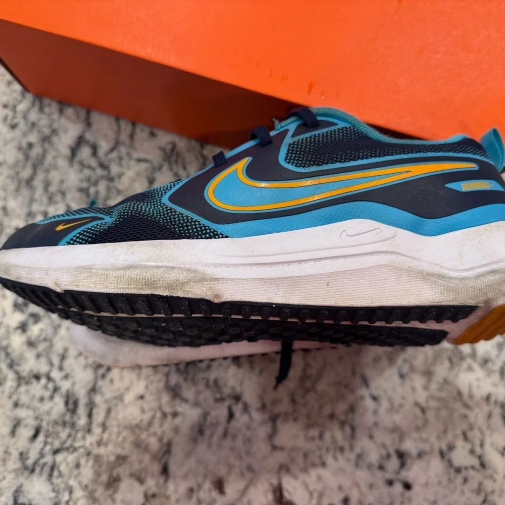 Nike Running Shoes Navy Teal Gold Big Kids 7Y Women’s 8.5